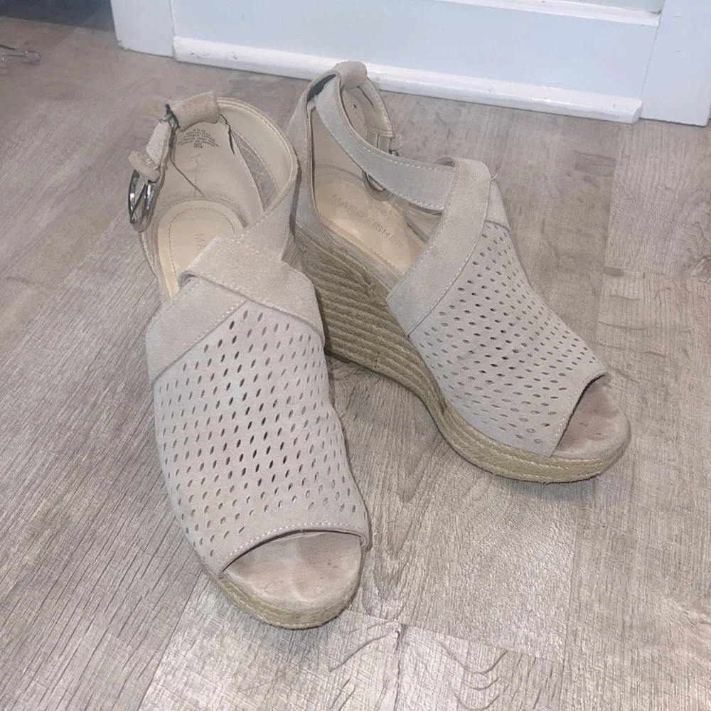 Marc Fisher Tan Wedges